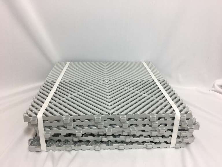 Interlocking Plastic Silver Floor Mat, 6 Pieces Dutch Goat