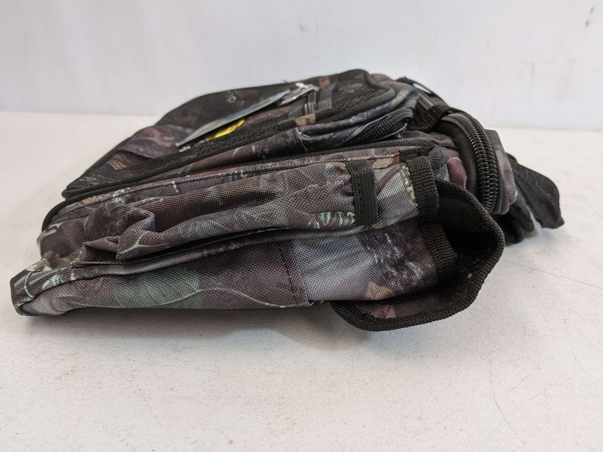 bass pro shops extreme qualifier 370 camo tackle bag Bass Pro Shops Extreme 370 Qualifier Bag