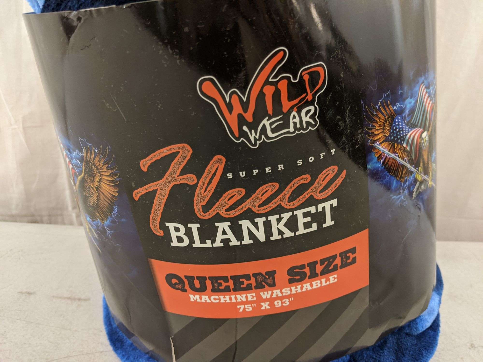 Wild Wear Super Soft Fleece Blanket - Queen Size 75 Inch x 93 Inch