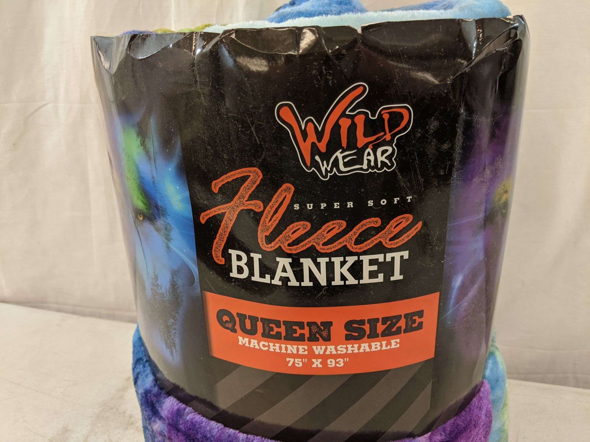 Wild Wear Super Soft Fleece Blanket - Queen Size 75 Inch x 93 Inch