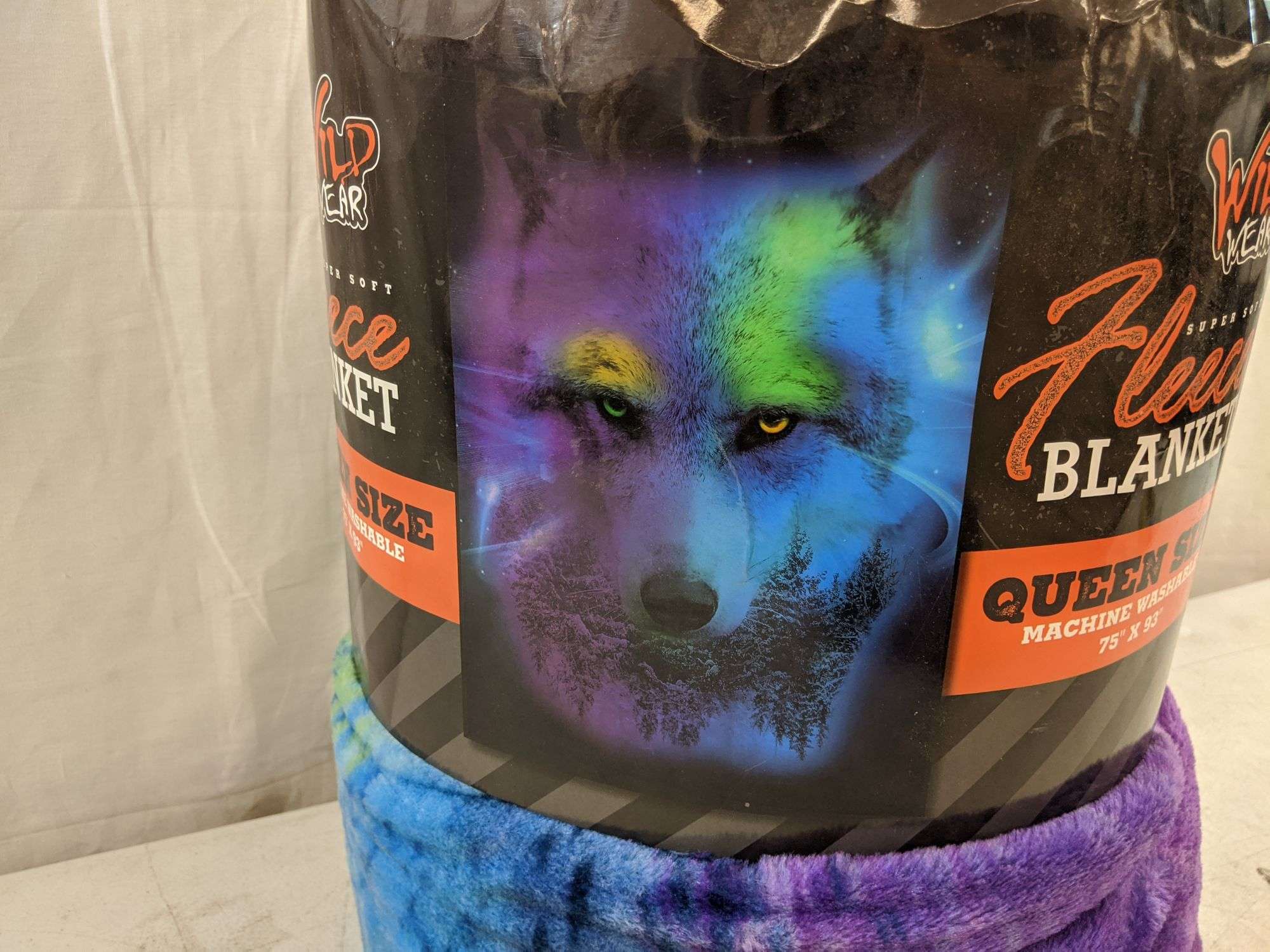 Wild Wear Super Soft Fleece Blanket - Queen Size 75 Inch x 93 Inch