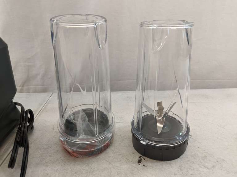 Ninja Professional Countertop Blender with 1100Watt Base Dutch Goat