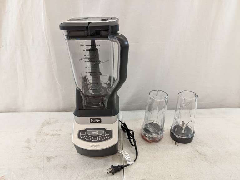 Ninja Professional Countertop Blender with 1100Watt Base Dutch Goat