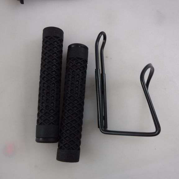 Assortment Of Bike State Bicycle 3 Pack Tire Tools, 2 12 Gauge CO2