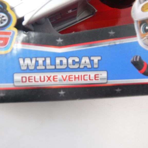 Paw Patrol Moto Pups - Veicolo Wildcat Deluxe Con Motore A Strappo E Figura, Impenna E Corre, Per Bambini Dai 3 Anni