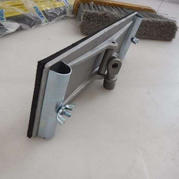 Assortment Of 4 Cleaning Cleaning Pad Base 9" x 3.25" For Pole (No