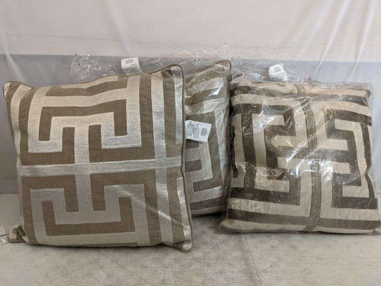 Lot Of 3 Villa Décor Pillows 22"x22" Dutch Goat