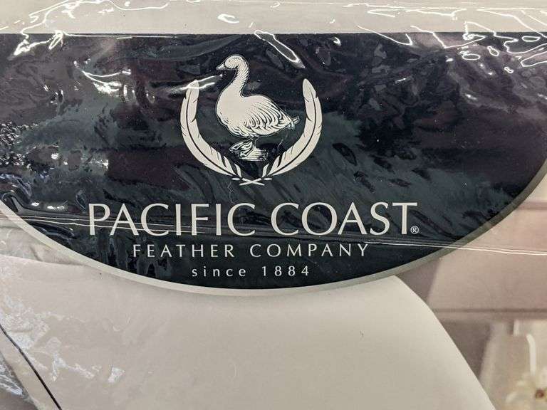 Pacific Coast Feather Company Queen Pillow 20x30in Dutch Goat