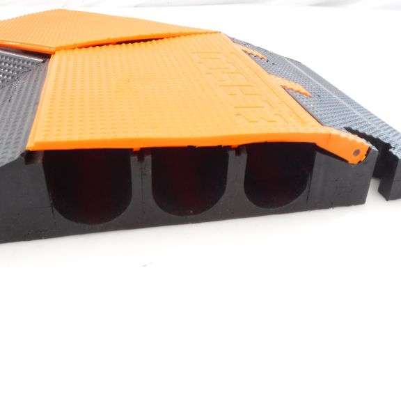 Mighty Guard: 45 Degree Right Turn, Outside Edge 26