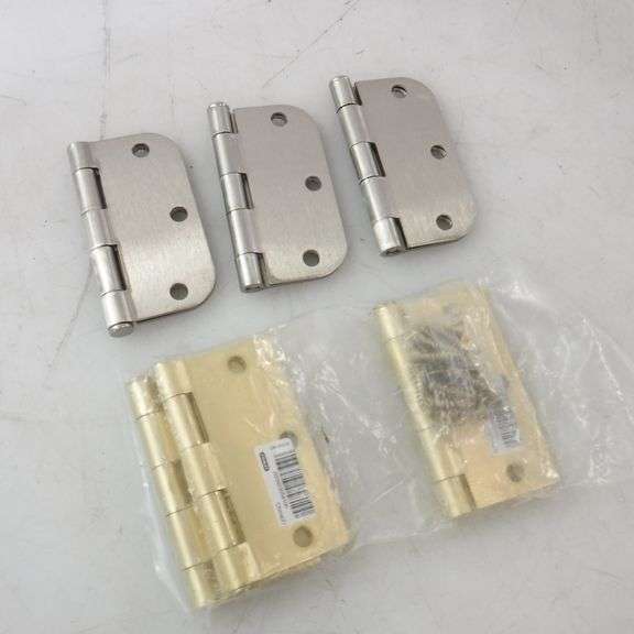 Assortment Of Hinges Including 31/2" Gold Hinges And 31/2" Silver