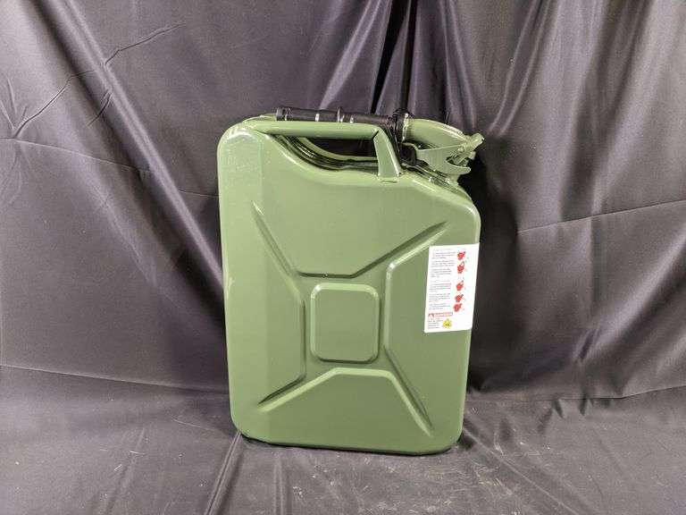 Wavian Jerry Can w/Spout & Spout Adapter, Green, 20 Liter/5 Gallon