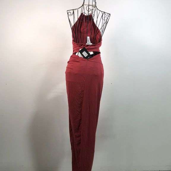 laguna beach halter maxi dress marsala This red just hits different by the sea.  dress: @FashionNova Search: Laguna  Beach Halter Maxi Dress