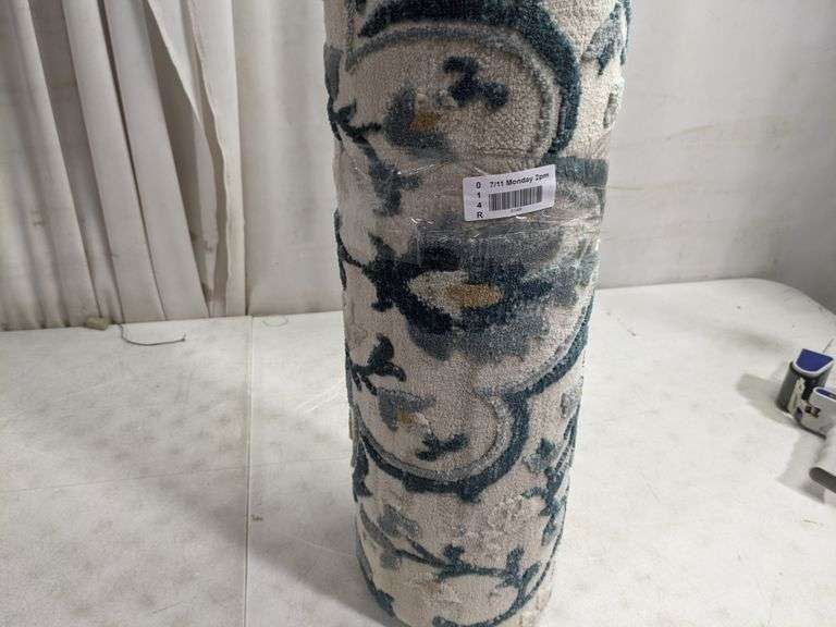 Centenno Exceptionally Soft Textured Runner Medallion Blue G17852 26.2