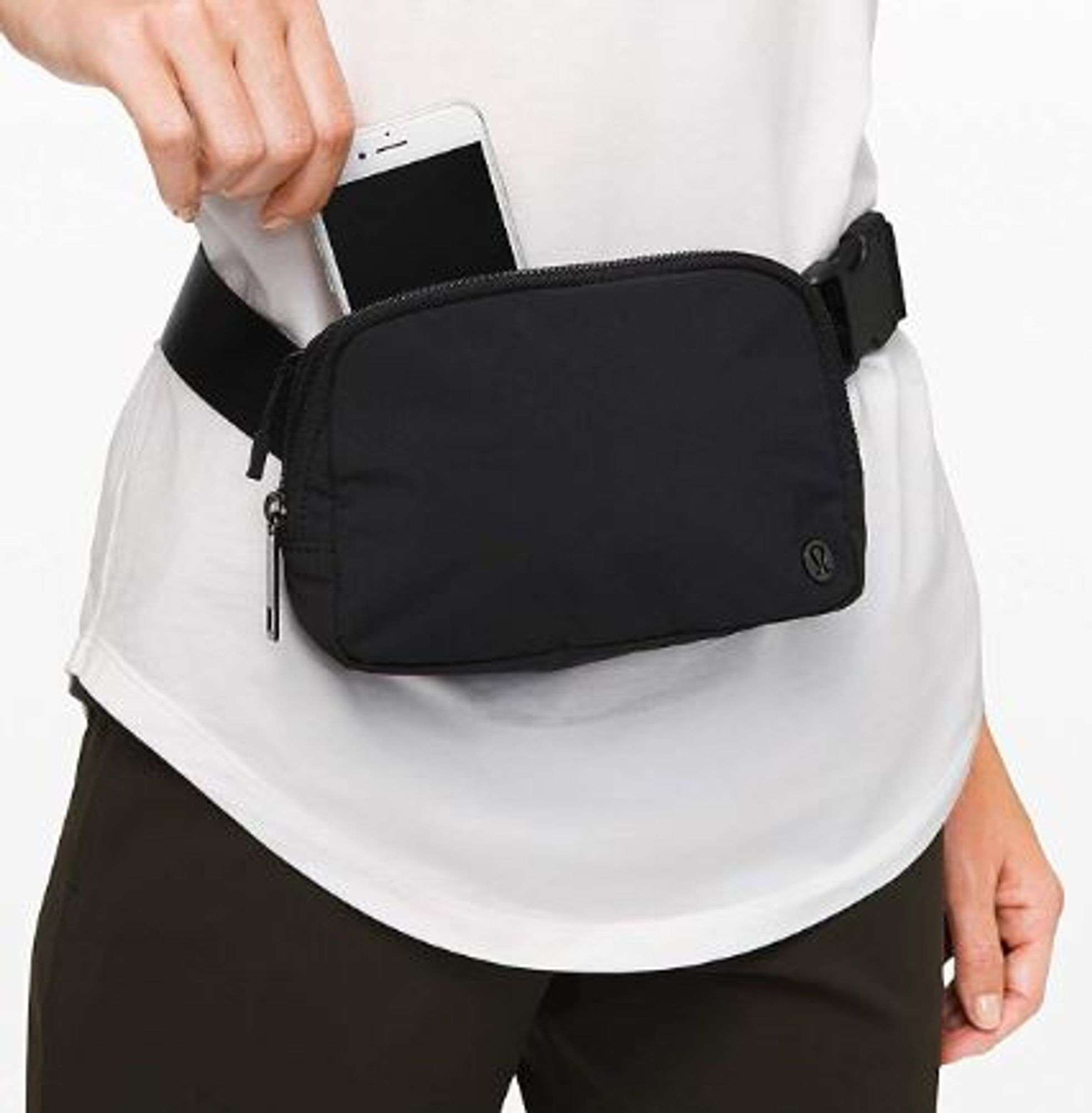 patagonia sleeping bag discontinued 850 Down 19 F/-7 C Lululemon Everywhere Belt Bag Size:ONESZ Work & Travel