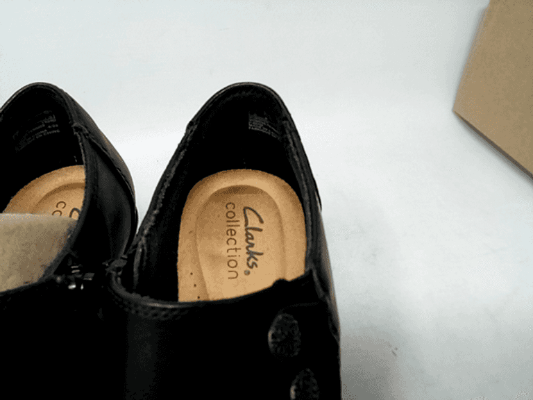 clarks kitten heel shoes