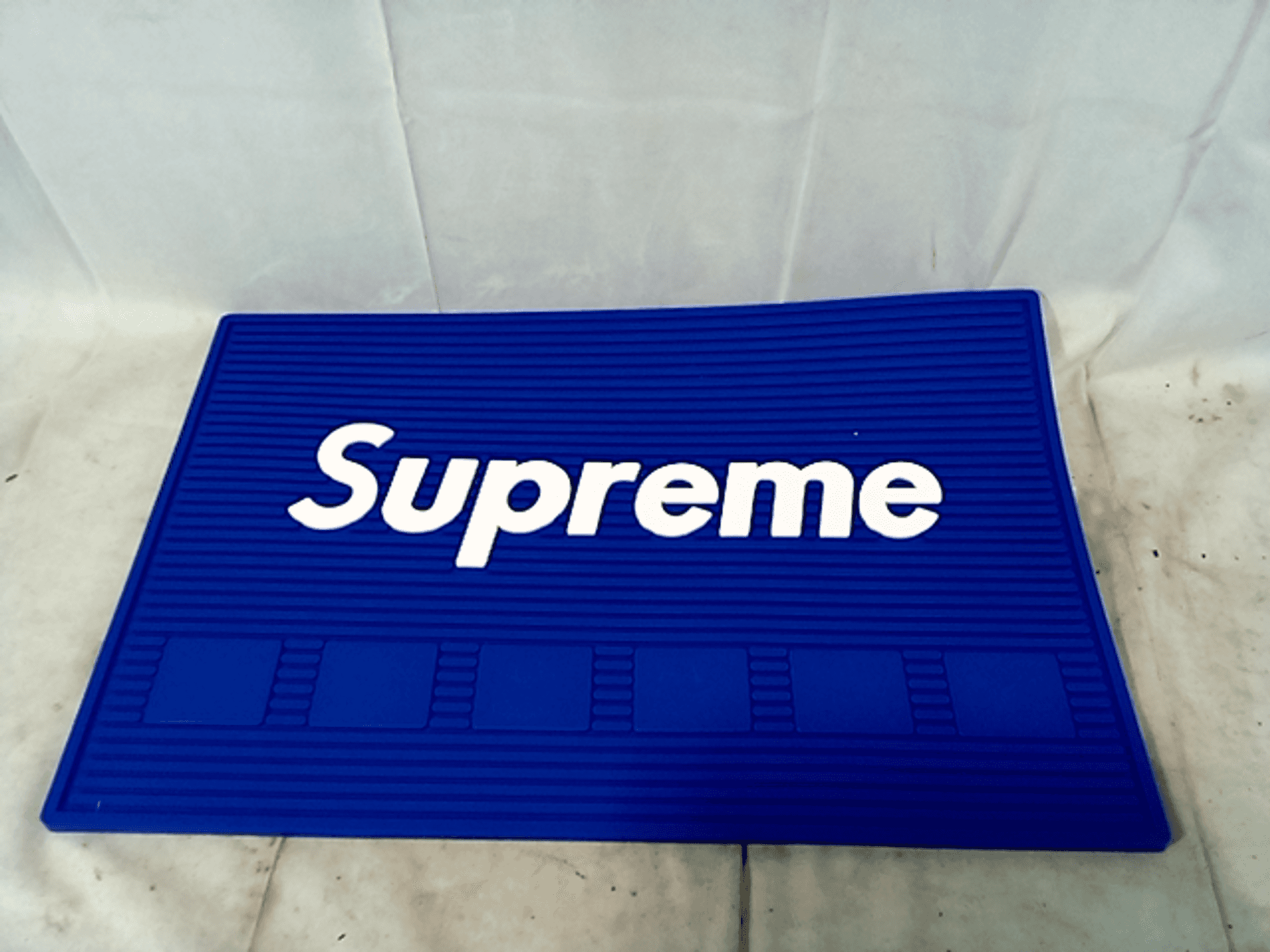 Lot of 6 - Supreme Magnetic Barber Mats - 19