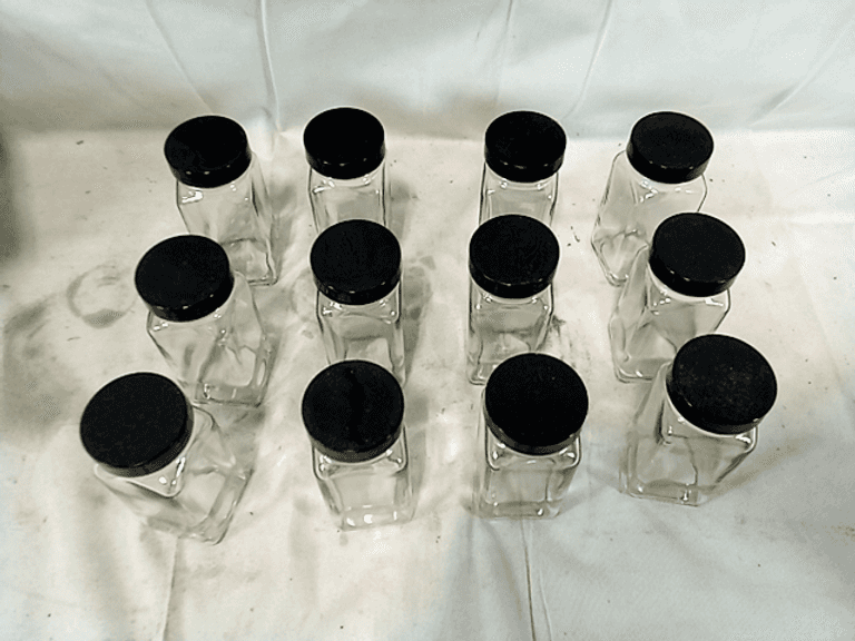 Flint Glass Jar 4oz Dutch Goat