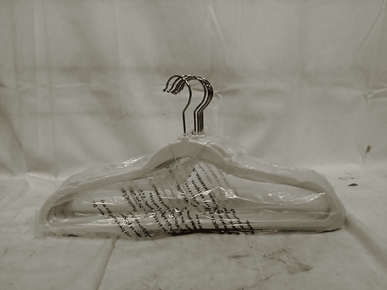 White Velvet Hanger Pack Dutch Goat