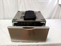 SAMSUNG WE502ND Custom 27" Front-Load Washing Machine Pedestal Stand with Pull-Out Clothes Storage D